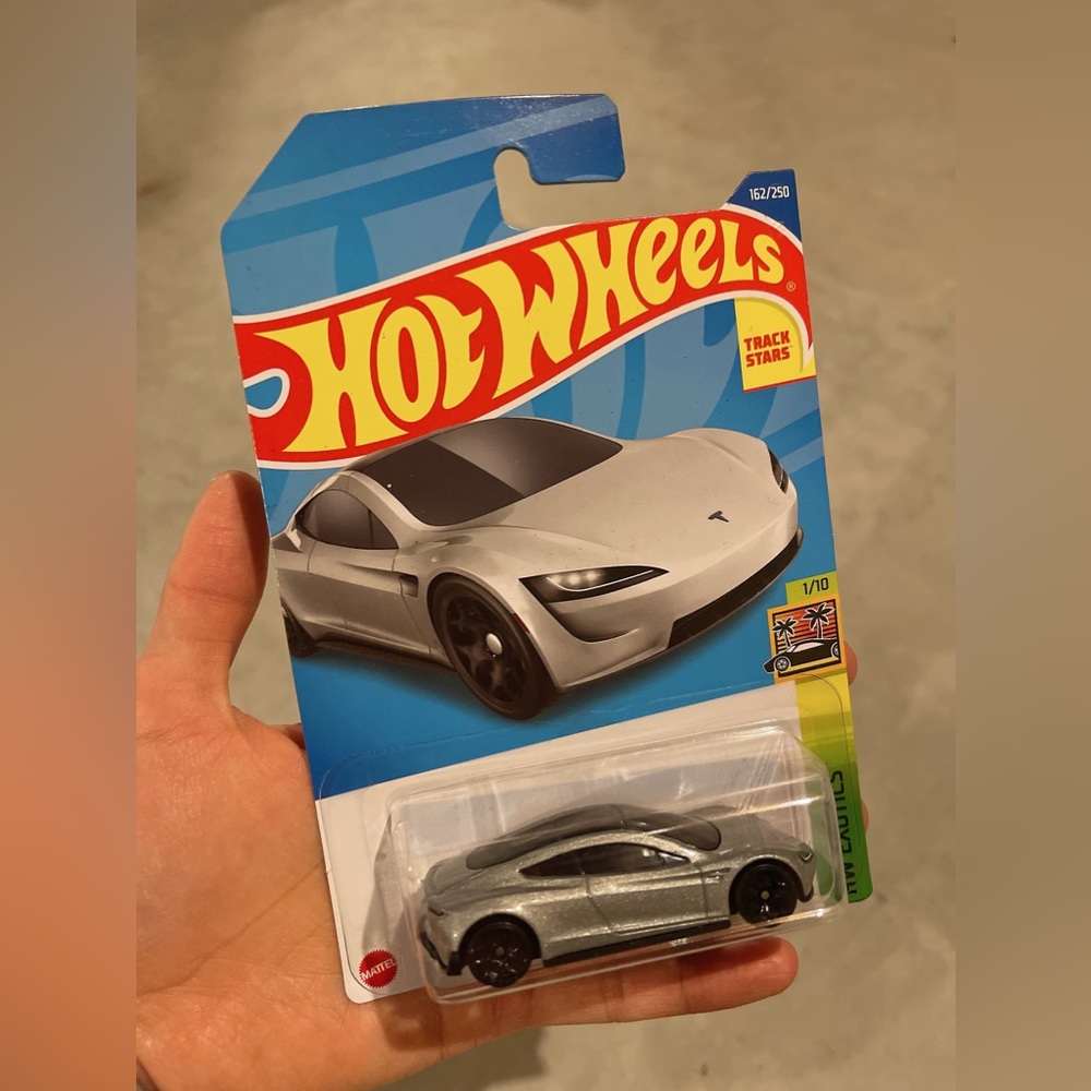 Tesla roadster hot wheels